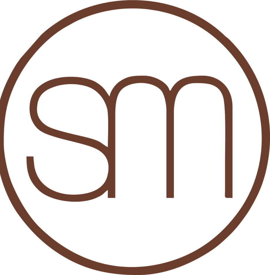 Logo Sypka Mąka na brązowym tle
